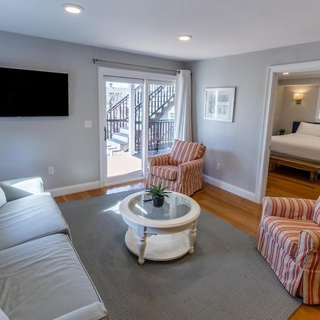 Апартаменты The Newport Lofts - 617 Thames Street Экстерьер фото