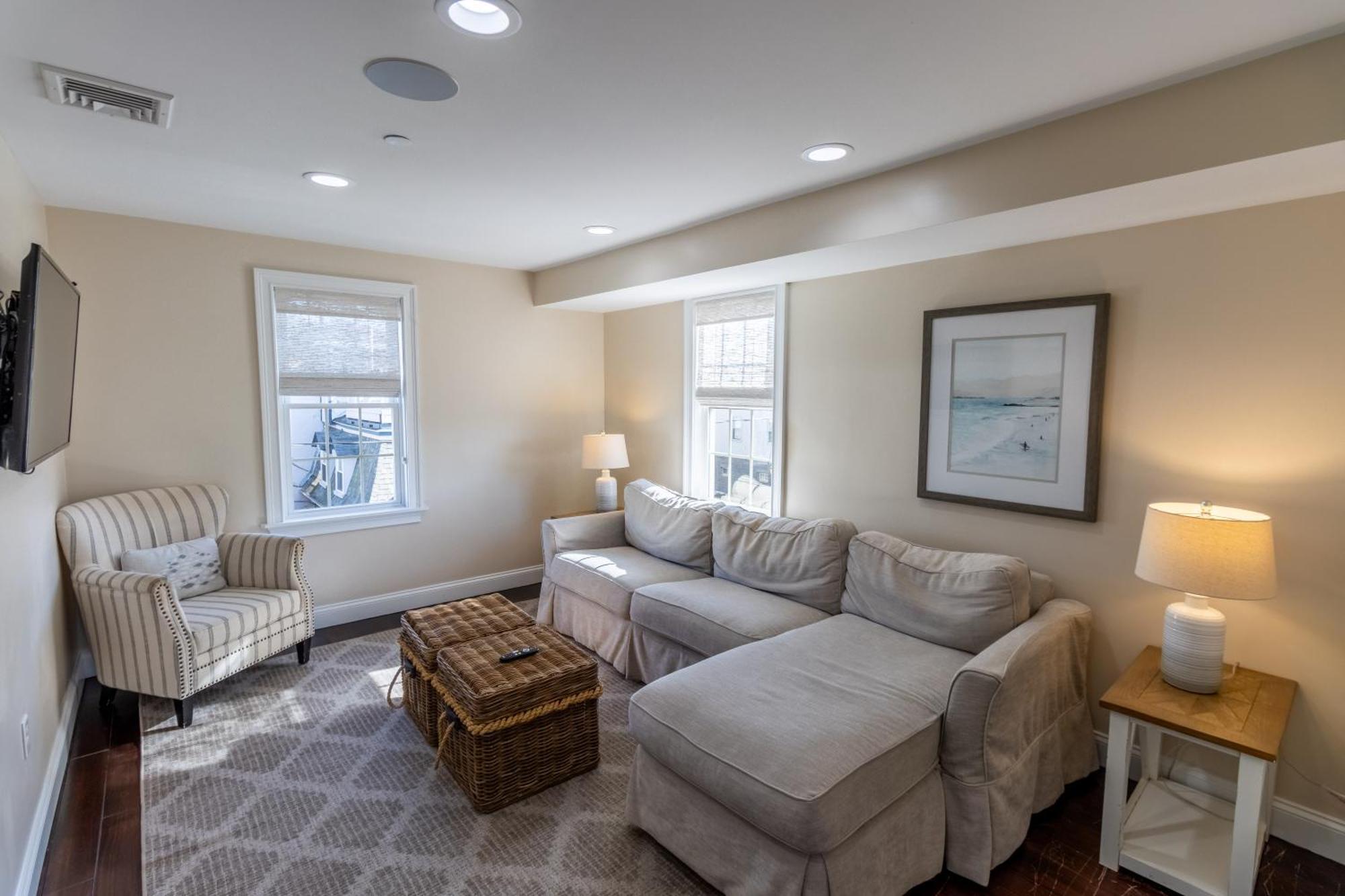 Апартаменты The Newport Lofts - 617 Thames Street Экстерьер фото