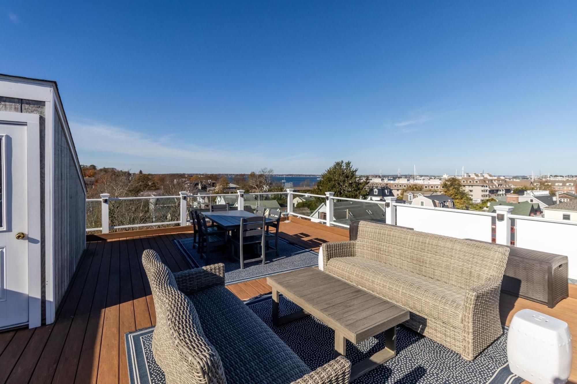 Апартаменты The Newport Lofts - 617 Thames Street Экстерьер фото