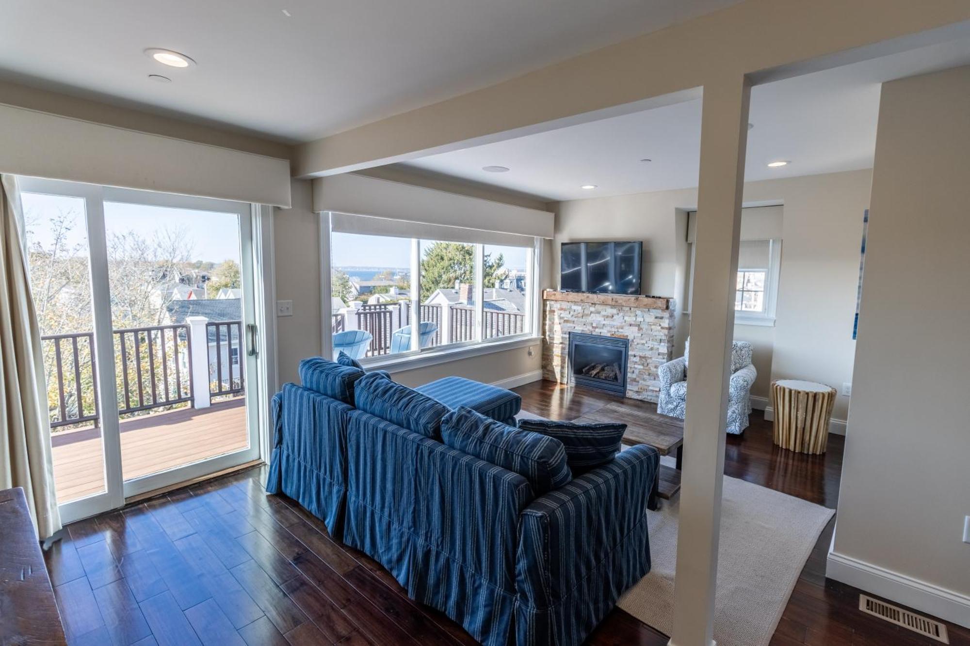 Апартаменты The Newport Lofts - 617 Thames Street Экстерьер фото